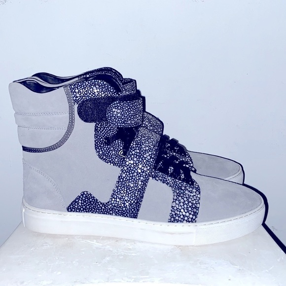 Android Homme Vtg Early 2010s rare 1/1 Men’s Hightop Gray Suede Strapped Sneaker - Picture 1 of 8